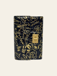 Calfskin Crocodile Embossed Graffiti 2.55 Reissue Flap Card Holder Black Gold 4
