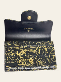 Calfskin Crocodile Embossed Graffiti 2.55 Reissue Flap Card Holder Black Gold 6